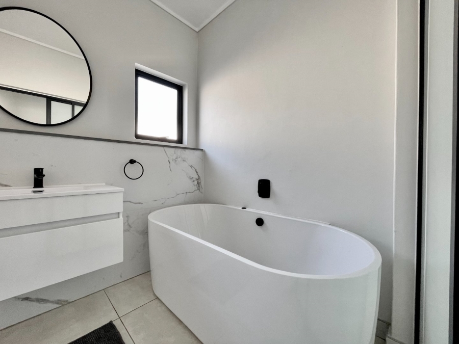 To Let 2 Bedroom Property for Rent in Waterfall Gauteng