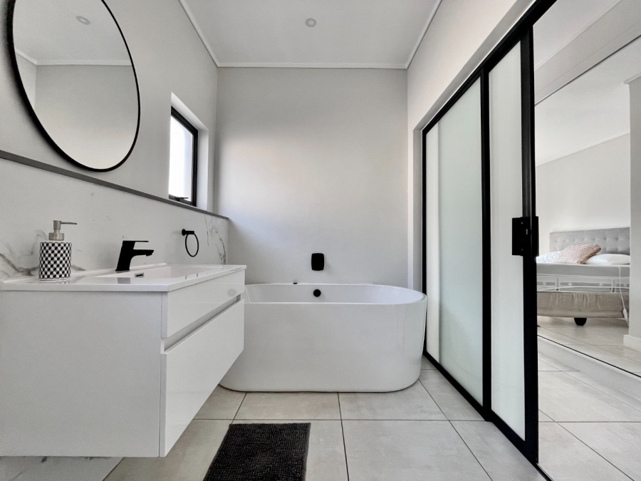 To Let 2 Bedroom Property for Rent in Waterfall Gauteng