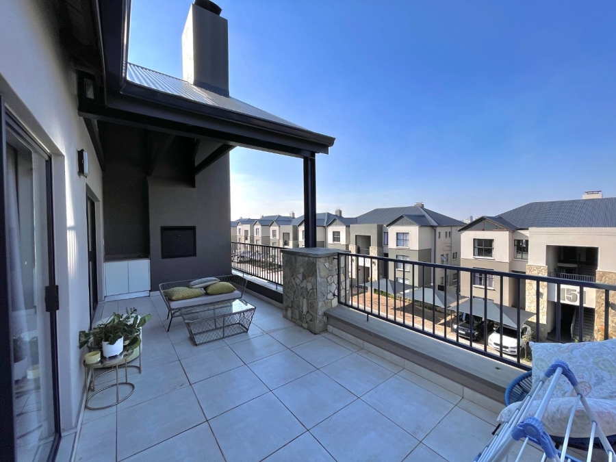 To Let 2 Bedroom Property for Rent in Waterfall Gauteng