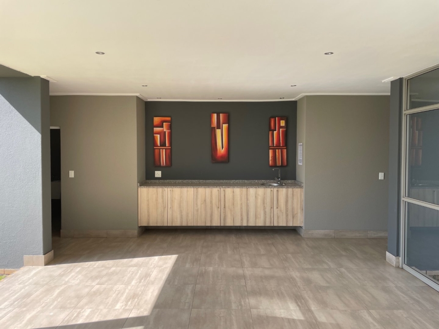 2 Bedroom Property for Sale in Bedfordview Gauteng