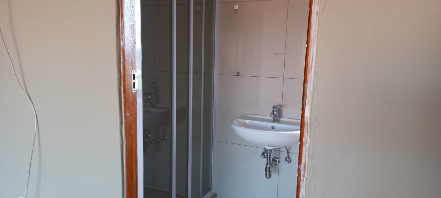 To Let 2 Bedroom Property for Rent in Crown Gardens Gauteng