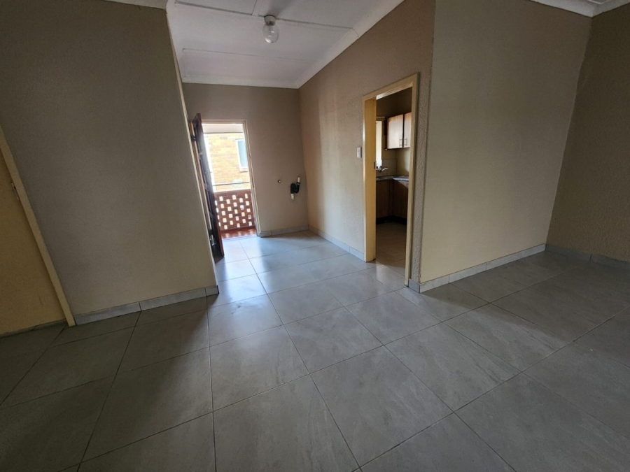 To Let 2 Bedroom Property for Rent in Crown Gardens Gauteng