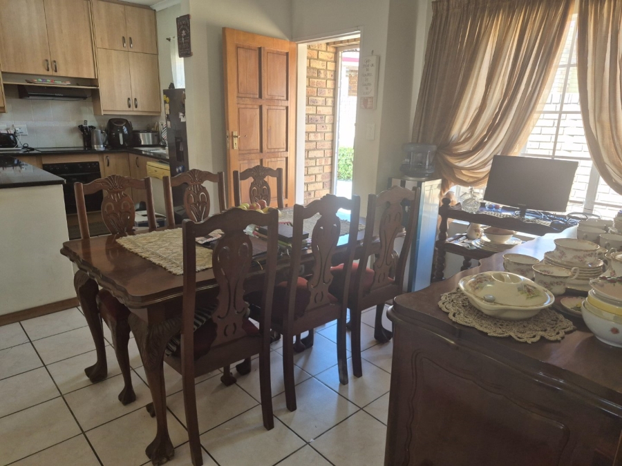 2 Bedroom Property for Sale in The Reeds Gauteng