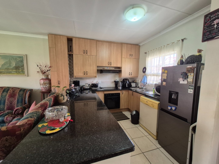 2 Bedroom Property for Sale in The Reeds Gauteng