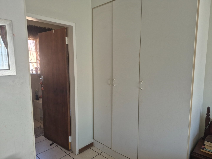 2 Bedroom Property for Sale in The Reeds Gauteng