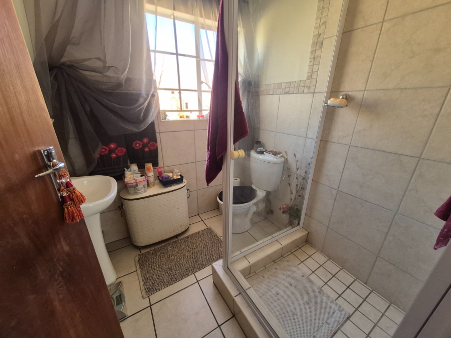 2 Bedroom Property for Sale in The Reeds Gauteng