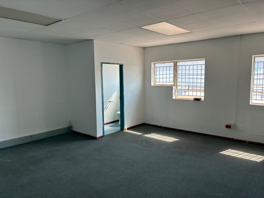 To Let Commercial Property for Rent in Driehoek Gauteng