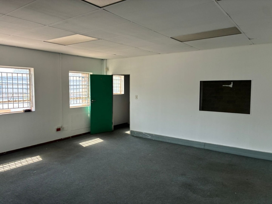 To Let Commercial Property for Rent in Driehoek Gauteng