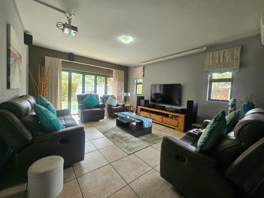  Bedroom Property for Sale in Willow Acres Gauteng