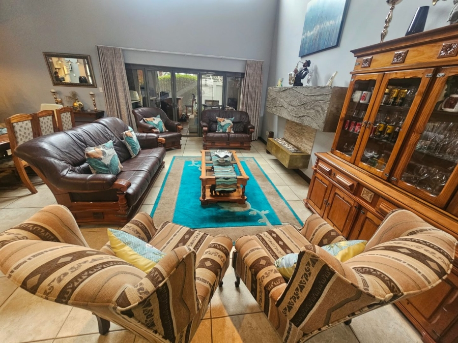  Bedroom Property for Sale in Willow Acres Gauteng