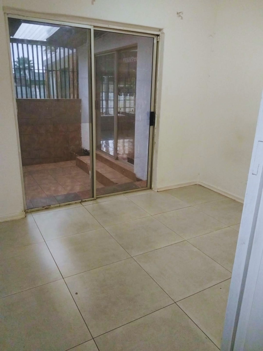 To Let  Bedroom Property for Rent in Birch Acres Gauteng