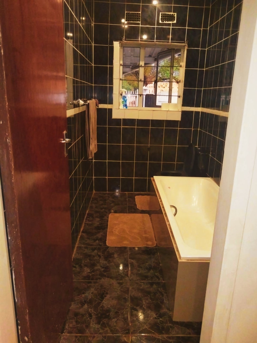 To Let  Bedroom Property for Rent in Birch Acres Gauteng