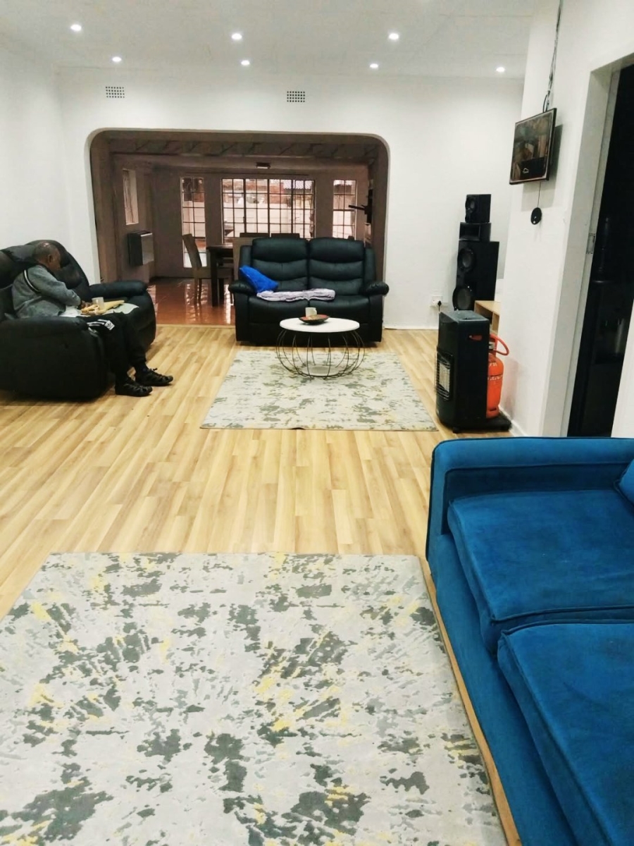 To Let  Bedroom Property for Rent in Birch Acres Gauteng