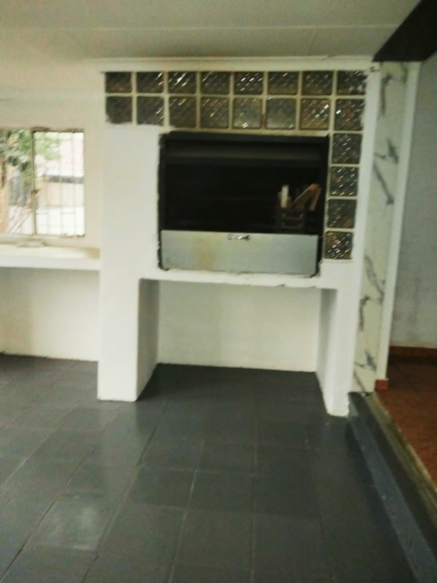 To Let  Bedroom Property for Rent in Birch Acres Gauteng