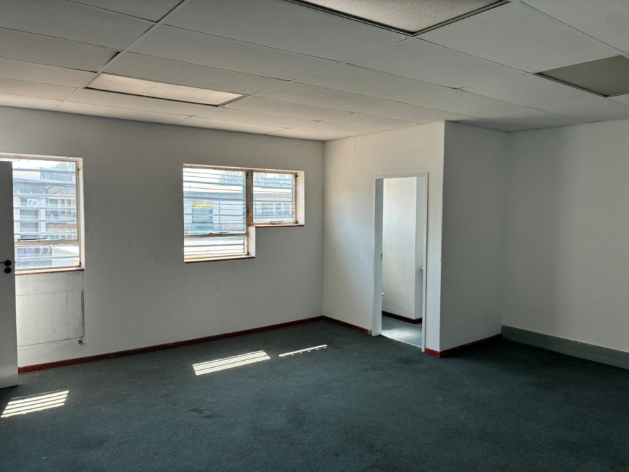 To Let Commercial Property for Rent in Driehoek Gauteng