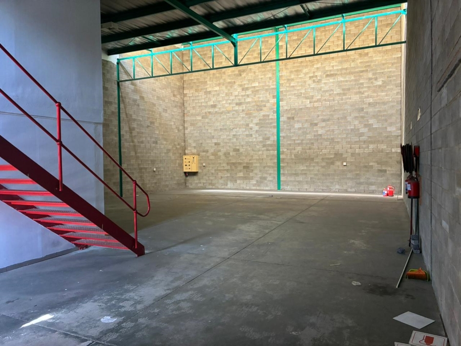 To Let Commercial Property for Rent in Driehoek Gauteng