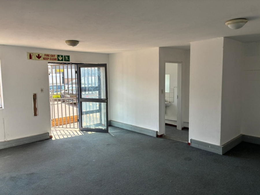 To Let Commercial Property for Rent in Driehoek Gauteng