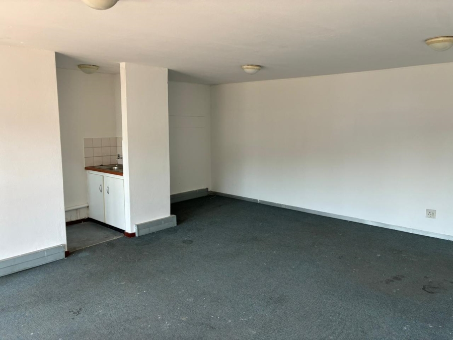 To Let Commercial Property for Rent in Driehoek Gauteng