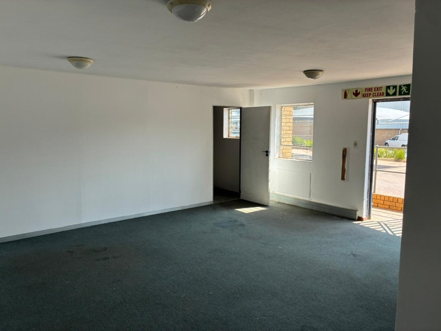 To Let Commercial Property for Rent in Driehoek Gauteng