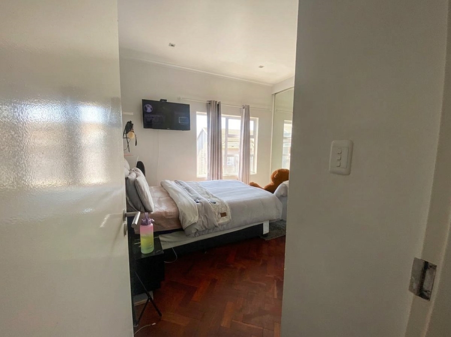 2 Bedroom Property for Sale in Blue Hills Gauteng