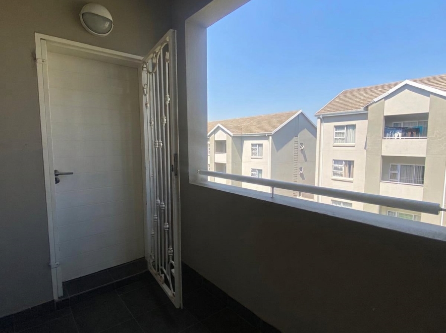 2 Bedroom Property for Sale in Blue Hills Gauteng
