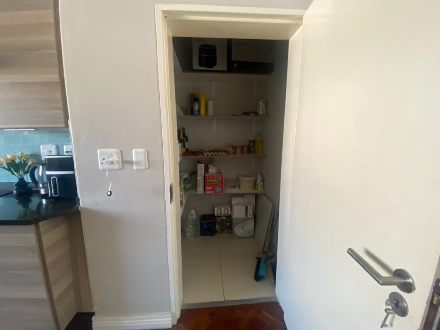 2 Bedroom Property for Sale in Blue Hills Gauteng