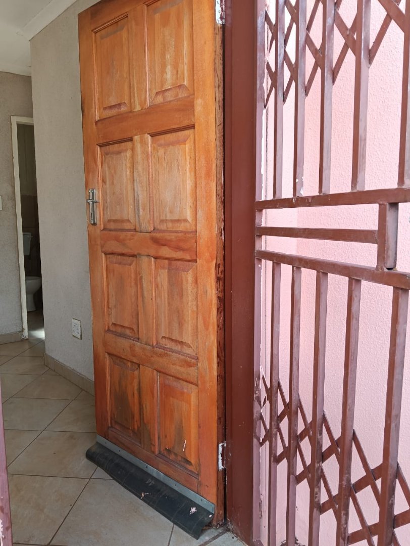 To Let 2 Bedroom Property for Rent in Rosslyn Gauteng