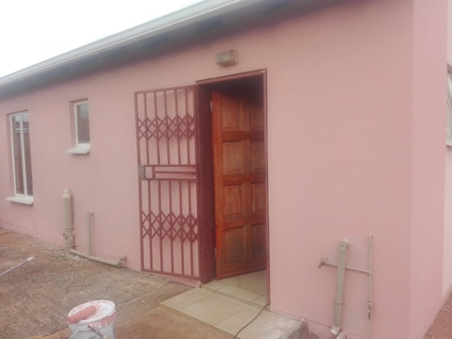 To Let 2 Bedroom Property for Rent in Rosslyn Gauteng