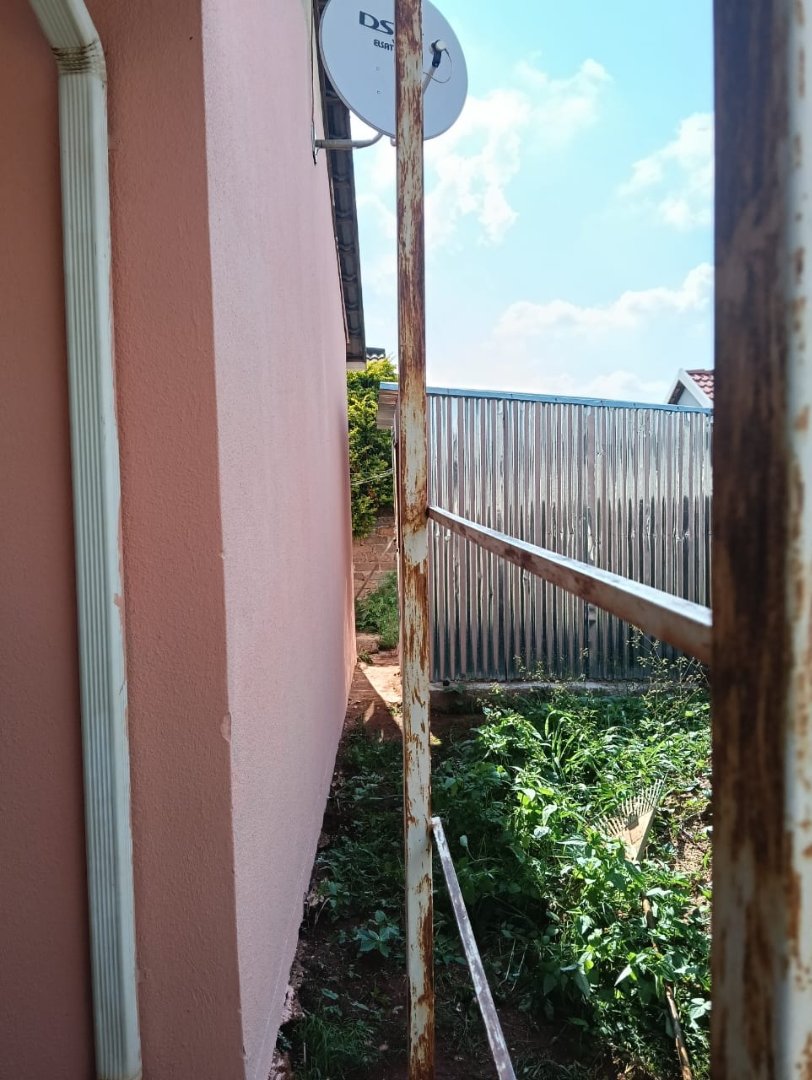 To Let 2 Bedroom Property for Rent in Rosslyn Gauteng
