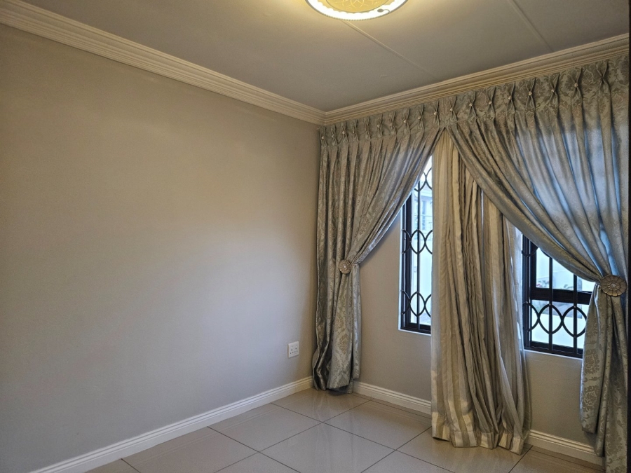 3 Bedroom Property for Sale in Sharonlea Gauteng