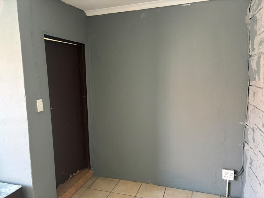 To Let 1 Bedroom Property for Rent in The Hill Gauteng