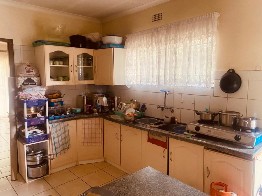 5 Bedroom Property for Sale in Olifantsfontein Gauteng
