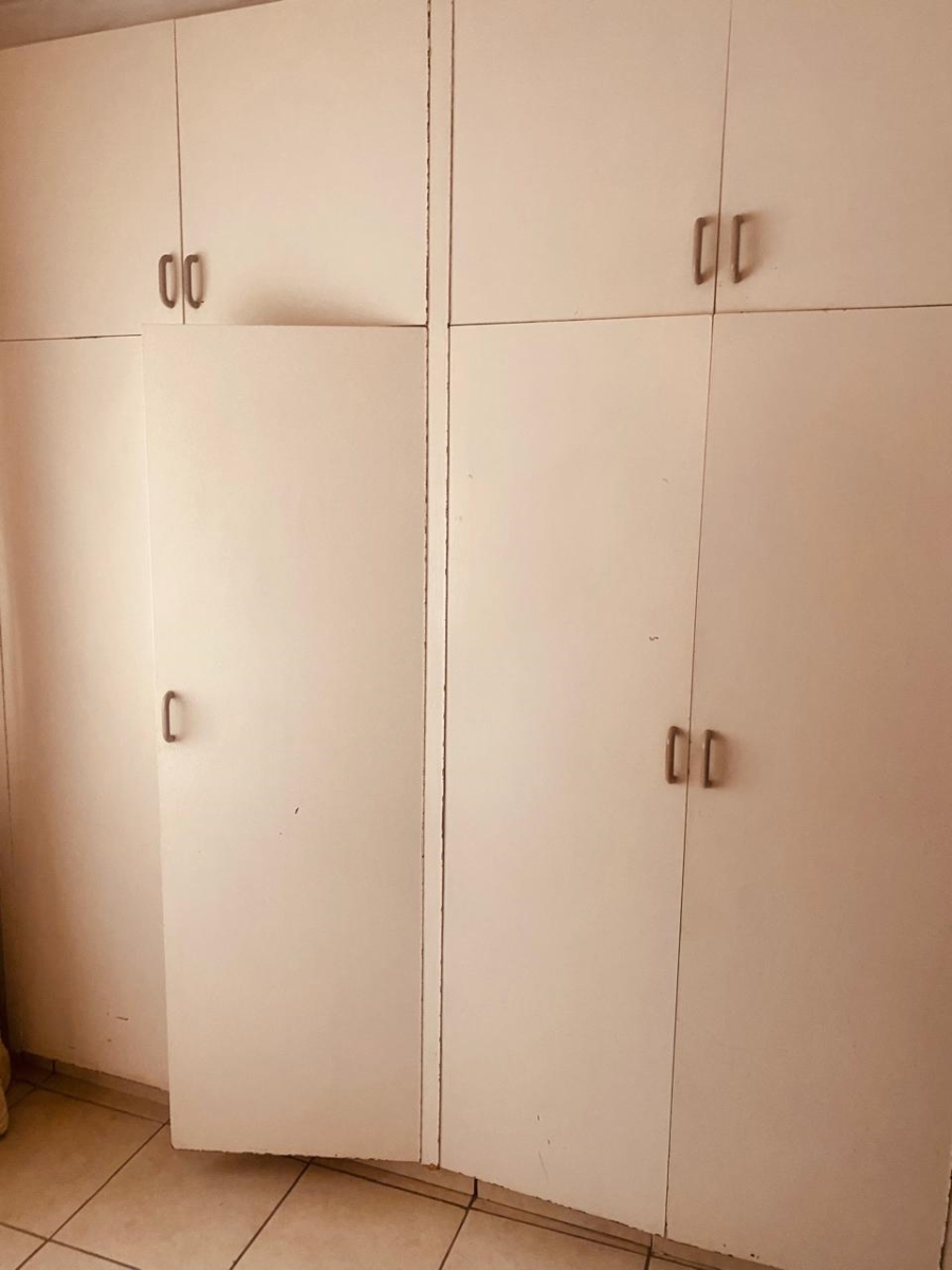5 Bedroom Property for Sale in Olifantsfontein Gauteng