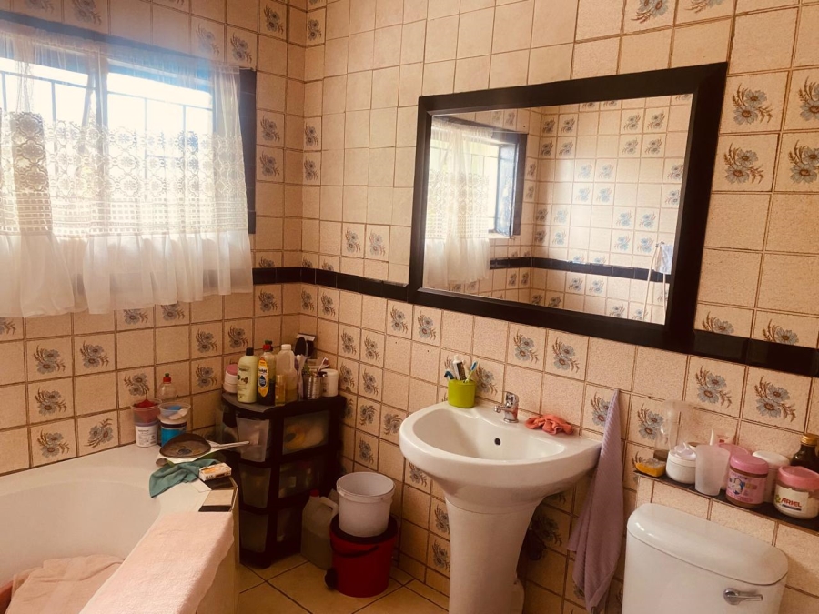 5 Bedroom Property for Sale in Olifantsfontein Gauteng