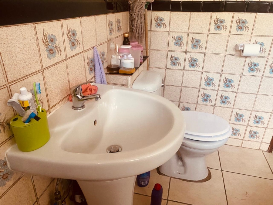 5 Bedroom Property for Sale in Olifantsfontein Gauteng