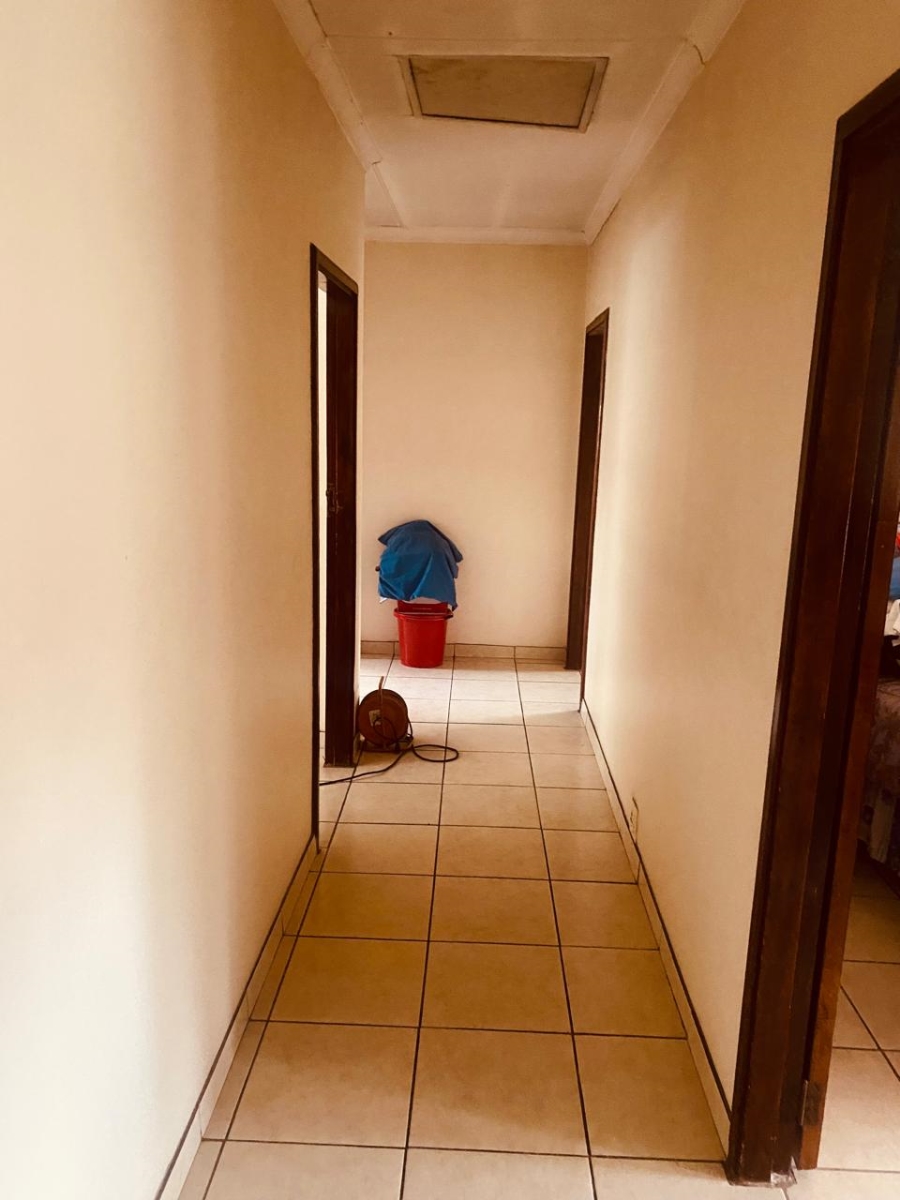 5 Bedroom Property for Sale in Olifantsfontein Gauteng