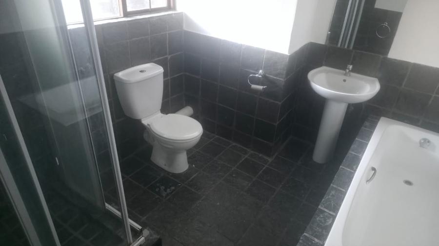 To Let 2 Bedroom Property for Rent in Noordwyk Gauteng