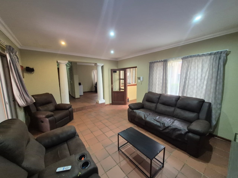 To Let 3 Bedroom Property for Rent in Garsfontein Gauteng