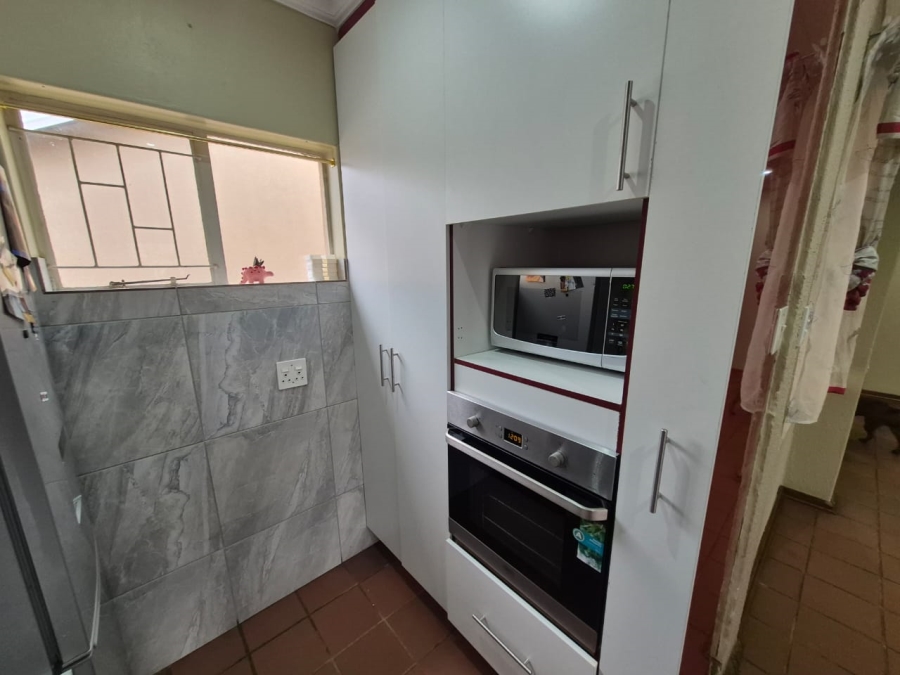 To Let 3 Bedroom Property for Rent in Garsfontein Gauteng
