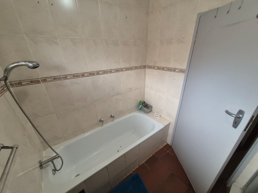 To Let 3 Bedroom Property for Rent in Garsfontein Gauteng