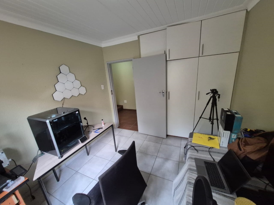 To Let 3 Bedroom Property for Rent in Garsfontein Gauteng