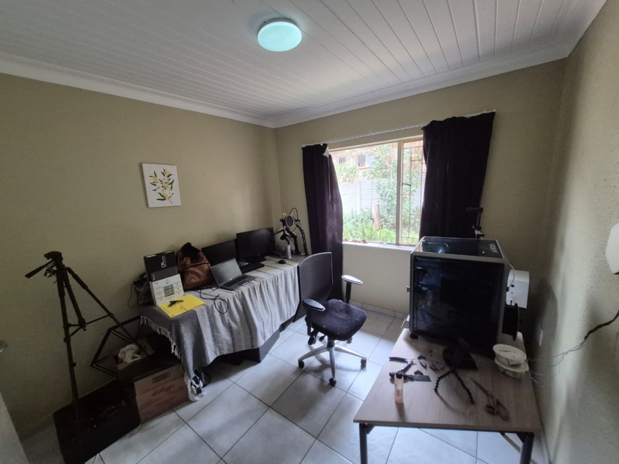 To Let 3 Bedroom Property for Rent in Garsfontein Gauteng