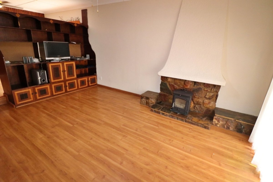 4 Bedroom Property for Sale in Dawnview Gauteng