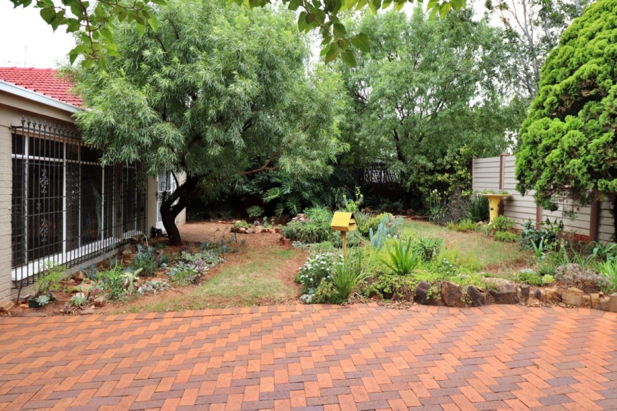 4 Bedroom Property for Sale in Dawnview Gauteng