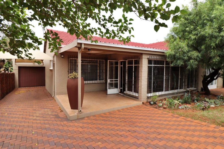 4 Bedroom Property for Sale in Dawnview Gauteng