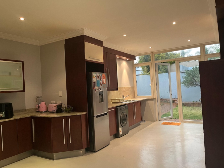 3 Bedroom Property for Sale in Highlands North Gauteng