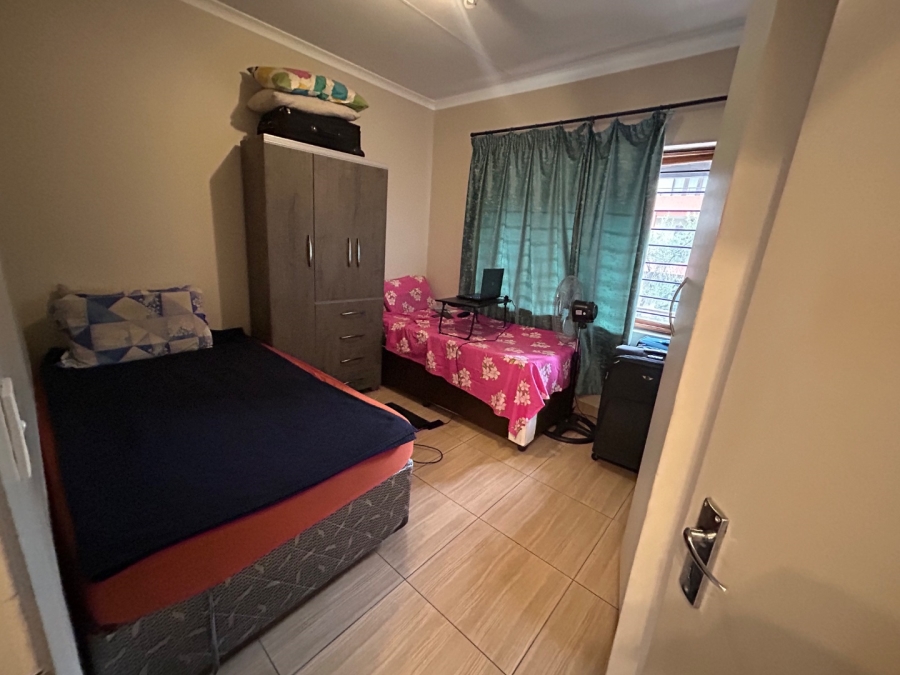 2 Bedroom Property for Sale in Vorna Valley Gauteng