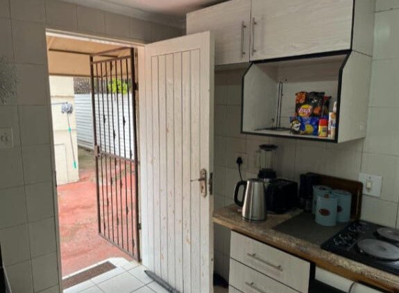 To Let 1 Bedroom Property for Rent in Crown Gardens Gauteng