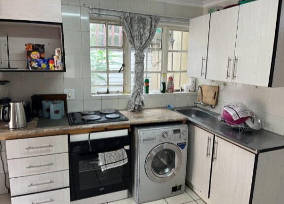 To Let 1 Bedroom Property for Rent in Crown Gardens Gauteng