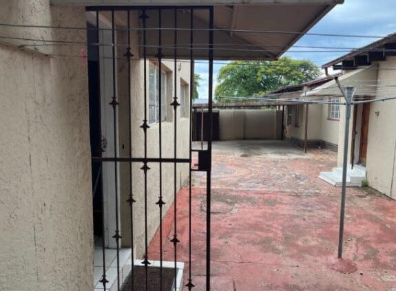 To Let 1 Bedroom Property for Rent in Crown Gardens Gauteng